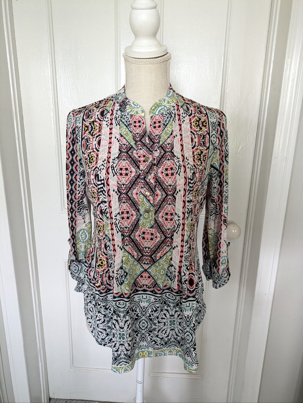 New Directions Women's Petite Sm Curvy Floral Poly Stretch Colorful Blouse
